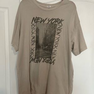 Graphic, oversized t-shirt!